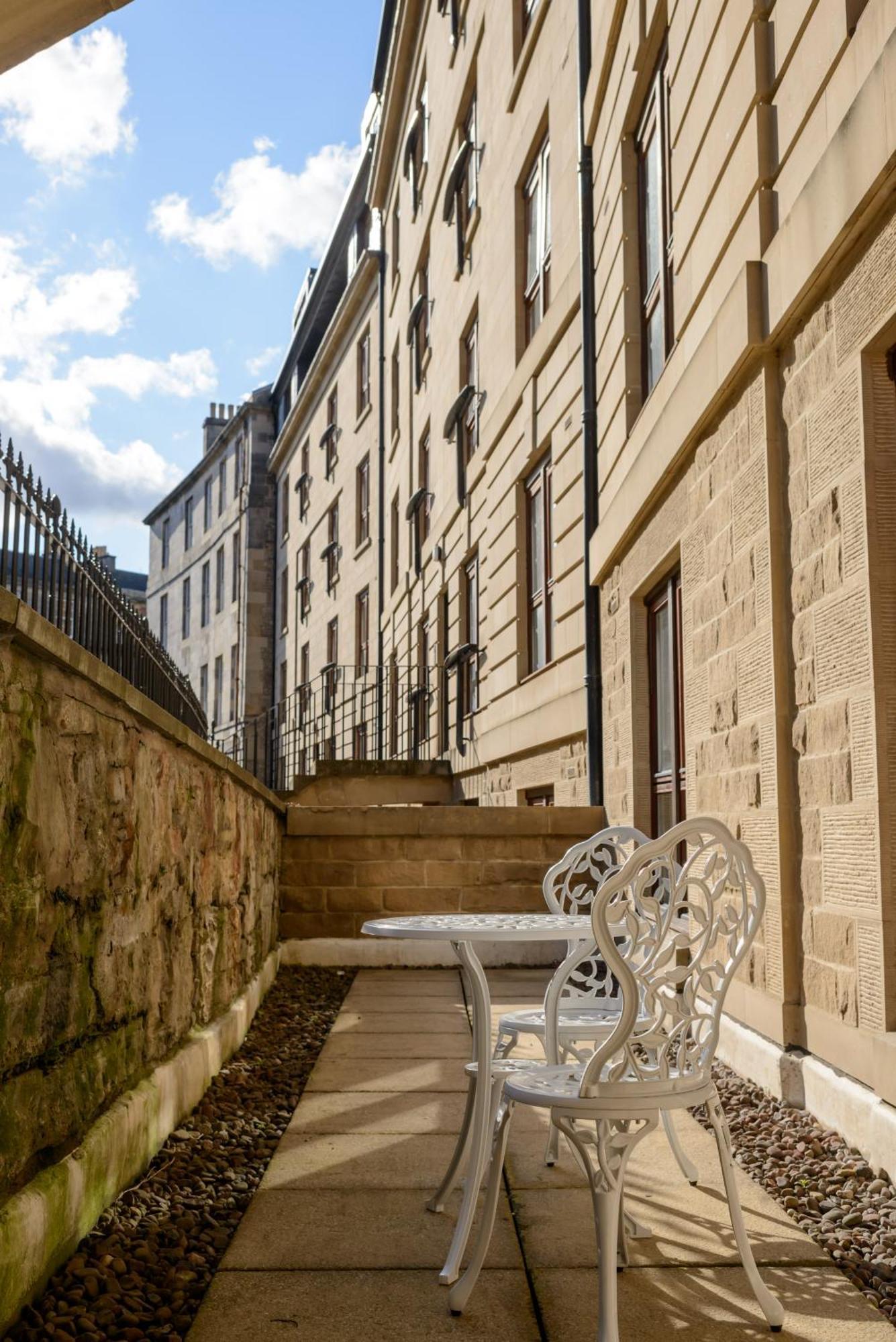 Joivy Gorgeous Flat Near The Scotland Gallery Edinburgh Bagian luar foto